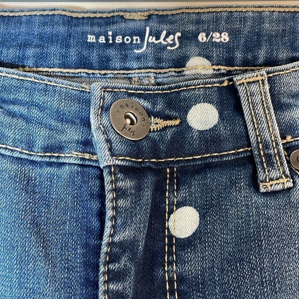Maison Jules Slim Boyfriend Mid Rise Polkadot Jeans. 6/28. NWT. - Picture 5 of 13